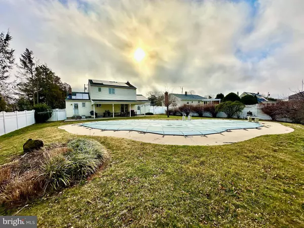 14 WOODLANE DR, Blackwood, NJ 08012