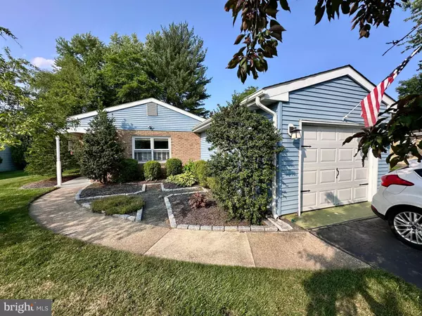 6 PICARDY PL, Southampton, NJ 08088