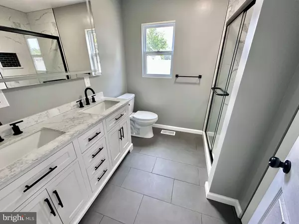 147 COUNTRY CLUB RD, Pine Hill, NJ 08021