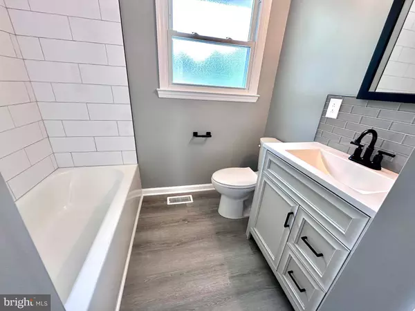 147 COUNTRY CLUB RD, Pine Hill, NJ 08021