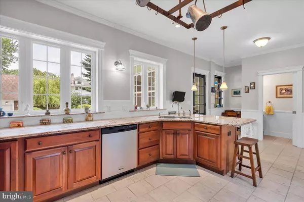 22 N DAVIS ST, Woodbury, NJ 08096