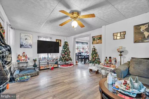 304 E LINDEN AVE, Lindenwold, NJ 08021