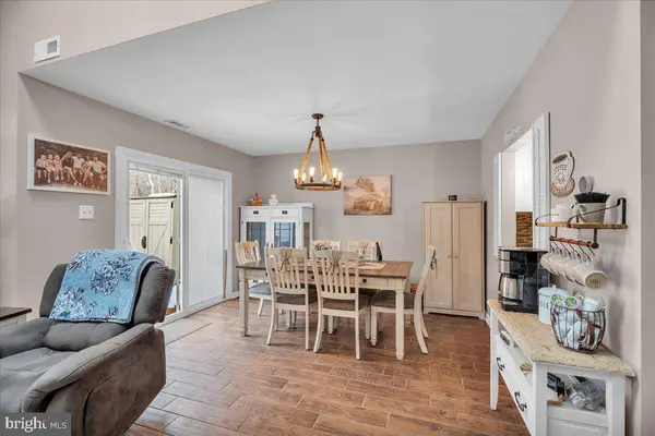 360 LAKE SIDE DR, Swedesboro, NJ 08085