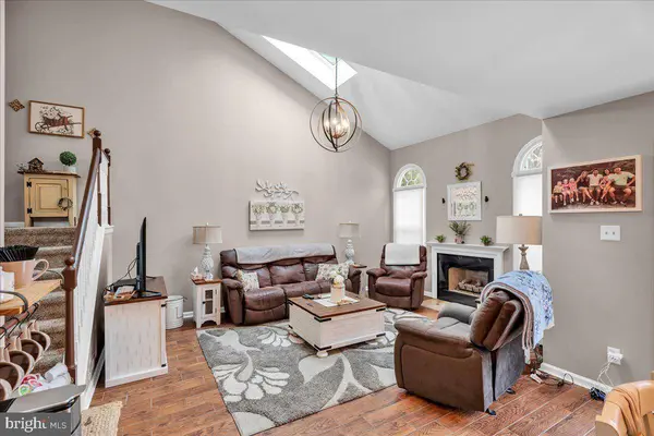 360 LAKE SIDE DR, Swedesboro, NJ 08085