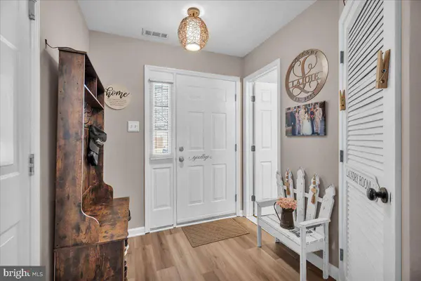 360 LAKE SIDE DR, Swedesboro, NJ 08085