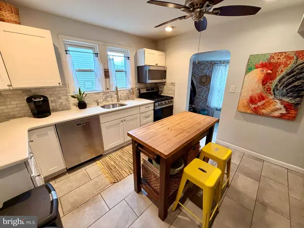 35 E HENDRICKSON AVE, Morrisville, PA 19067