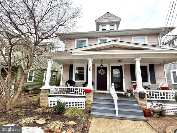 35 E HENDRICKSON AVE, Morrisville, PA 19067