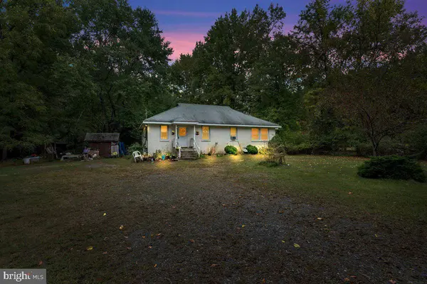 445 HARTFORD RD, Mount Laurel, NJ 08054