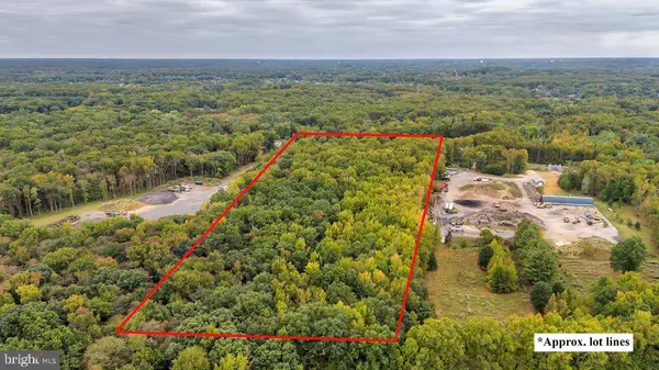 445 HARTFORD RD, Mount Laurel, NJ 08054