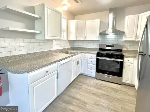 200 BARKER AVE, Sharon Hill, PA 19079