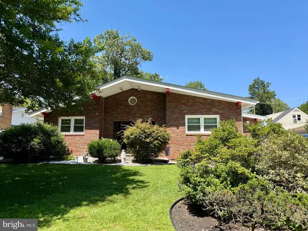 608 LAKEVIEW AVE, Laurel Springs, NJ 08021