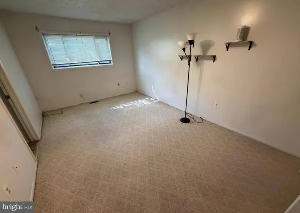 38 CHISWICK DR, Lindenwold, NJ 08021