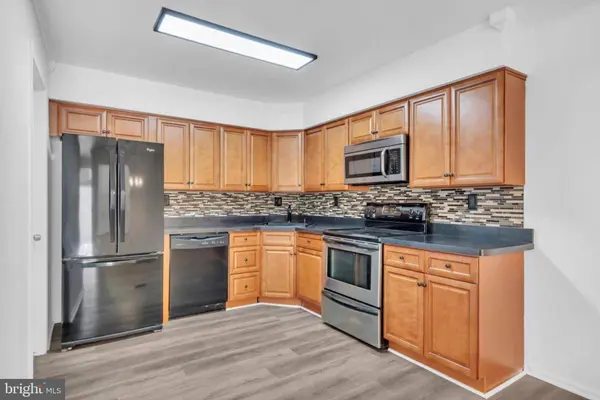 21 UXBRIDGE PL, Sewell, NJ 08080