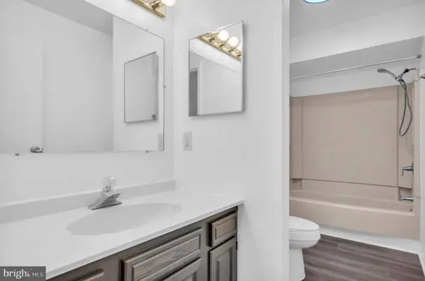 21 UXBRIDGE PL, Sewell, NJ 08080