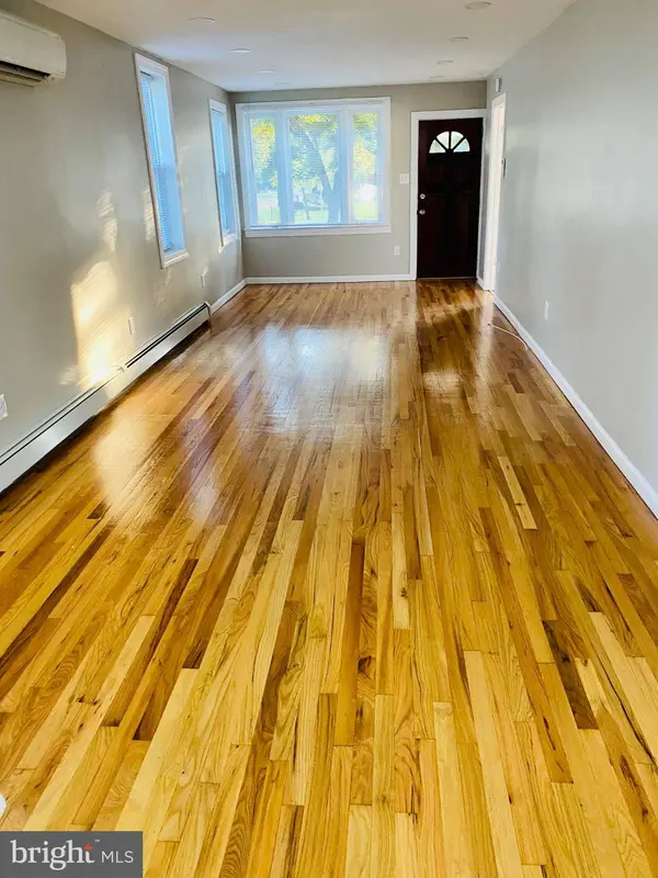 1703 HOLLYWOOD AVE, Blackwood, NJ 08012