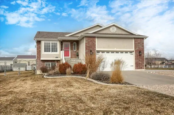 6242 W 5950 S, Hooper, UT 84315