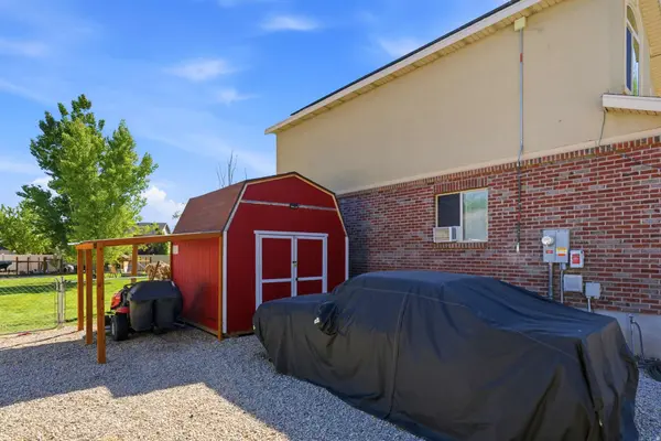 257 E 1100 N, Harrisville, UT 84404