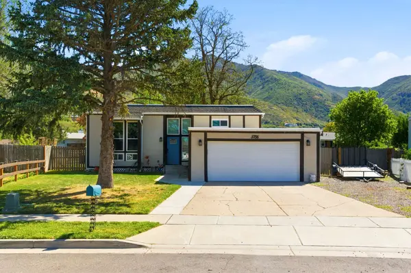 5756 S WILLOWOOD LN E, South Ogden, UT 84403