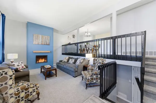 5756 S WILLOWOOD LN E, South Ogden, UT 84403