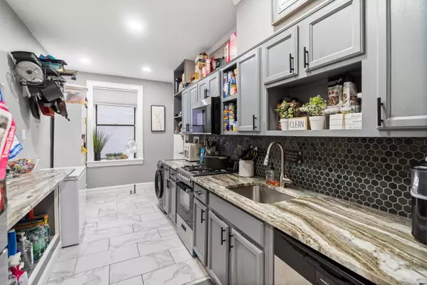 821 BERGEN AVE  #102, Jc Journal Square, NJ 07306