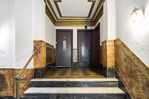 821 BERGEN AVE  #102, Jc Journal Square, NJ 07306