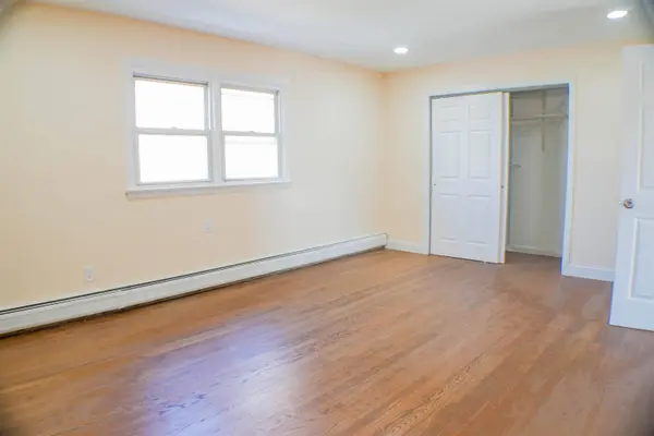 300 CATOR AVE #2, Jc West Bergen, NJ 07305