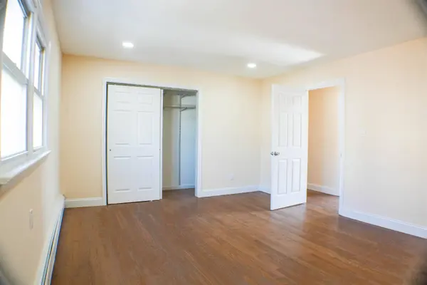 300 CATOR AVE #2, Jc West Bergen, NJ 07305
