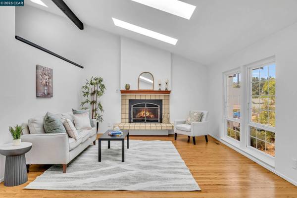 2690 Doidge Ave, Pinole, CA 94564