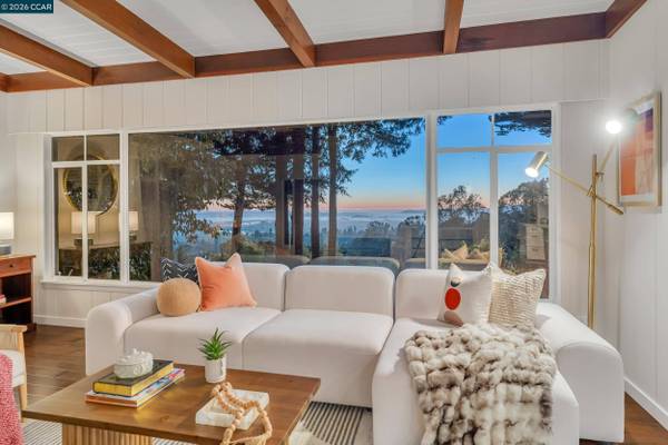 2633 Chelsea Dr, Oakland, CA 94611