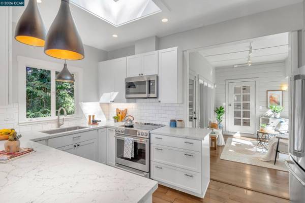 2633 Chelsea Dr, Oakland, CA 94611