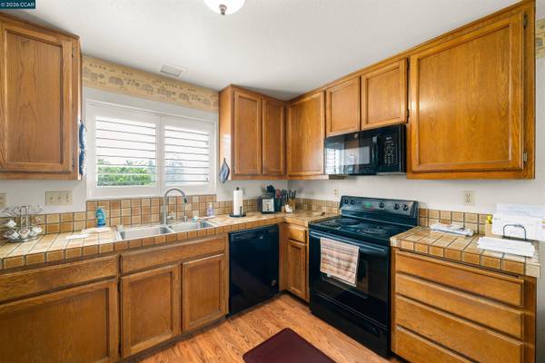 2409 Lighthouse Ct, Fairfield, CA 94534