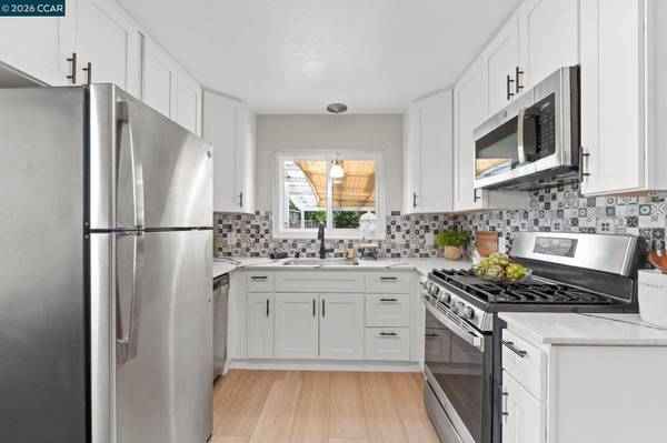 17242 Via El Cerrito, San Lorenzo, CA 94580