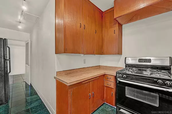 3055 Suncrest, San Diego, CA 92116