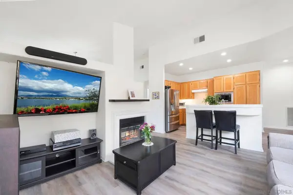 1425 Knoll Park Gln, Escondido, CA 92029