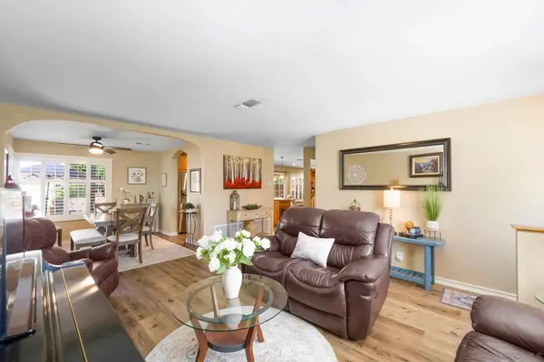 9874 Via Francis, Santee, CA 92071