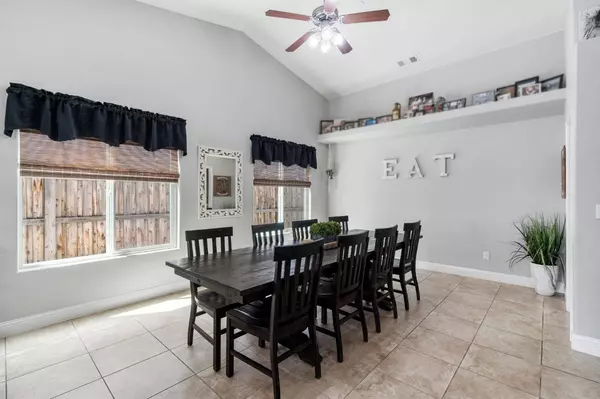 7495 W San Bruno AVE, Fresno, CA 93723