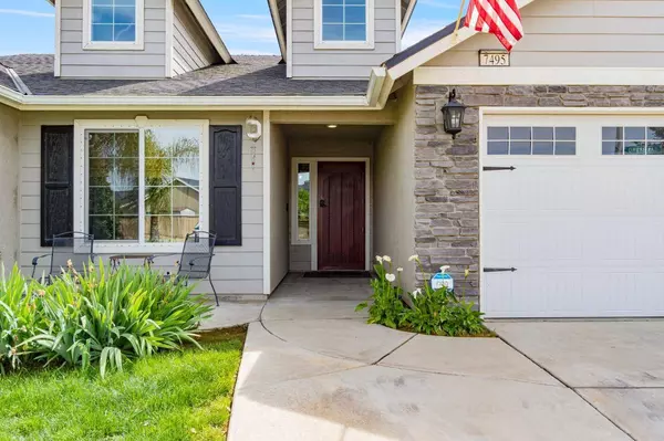 7495 W San Bruno AVE, Fresno, CA 93723