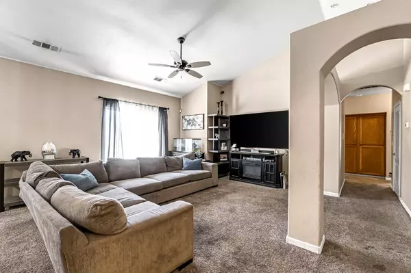 3615 W Michigan AVE, Fresno, CA 93722