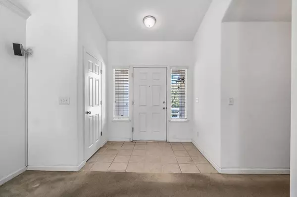 5565 W Lamona AVE, Fresno, CA 93722