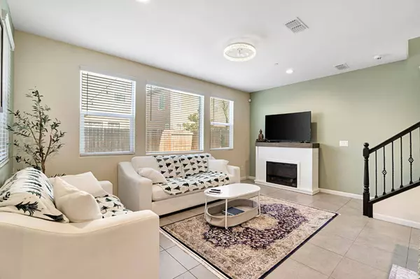 867 Fir ST, Madera, CA 93636