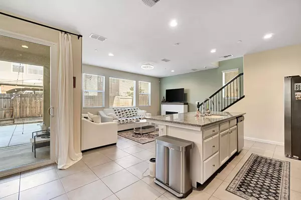 867 Fir ST, Madera, CA 93636