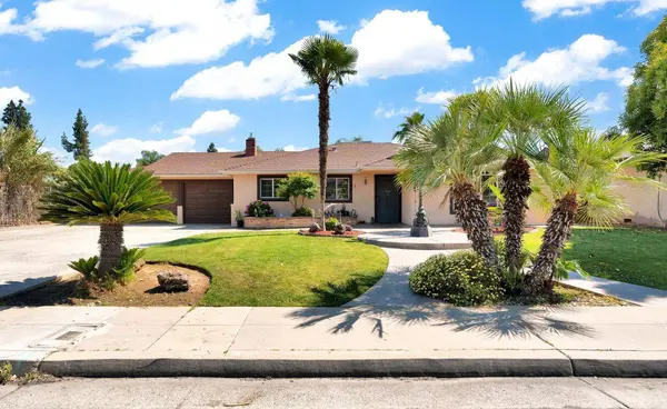 1758 Barstow AVE, Clovis, CA 93611