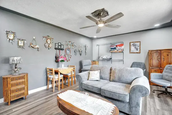 1758 Barstow AVE, Clovis, CA 93611