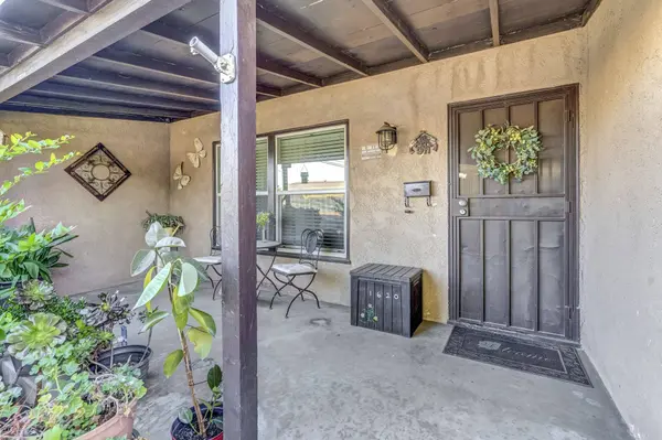 1620 E Michigan Ave, Fresno, CA 93704-5739