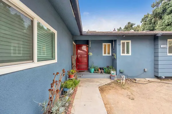 1808 N Dearing AVE, Fresno, CA 93703