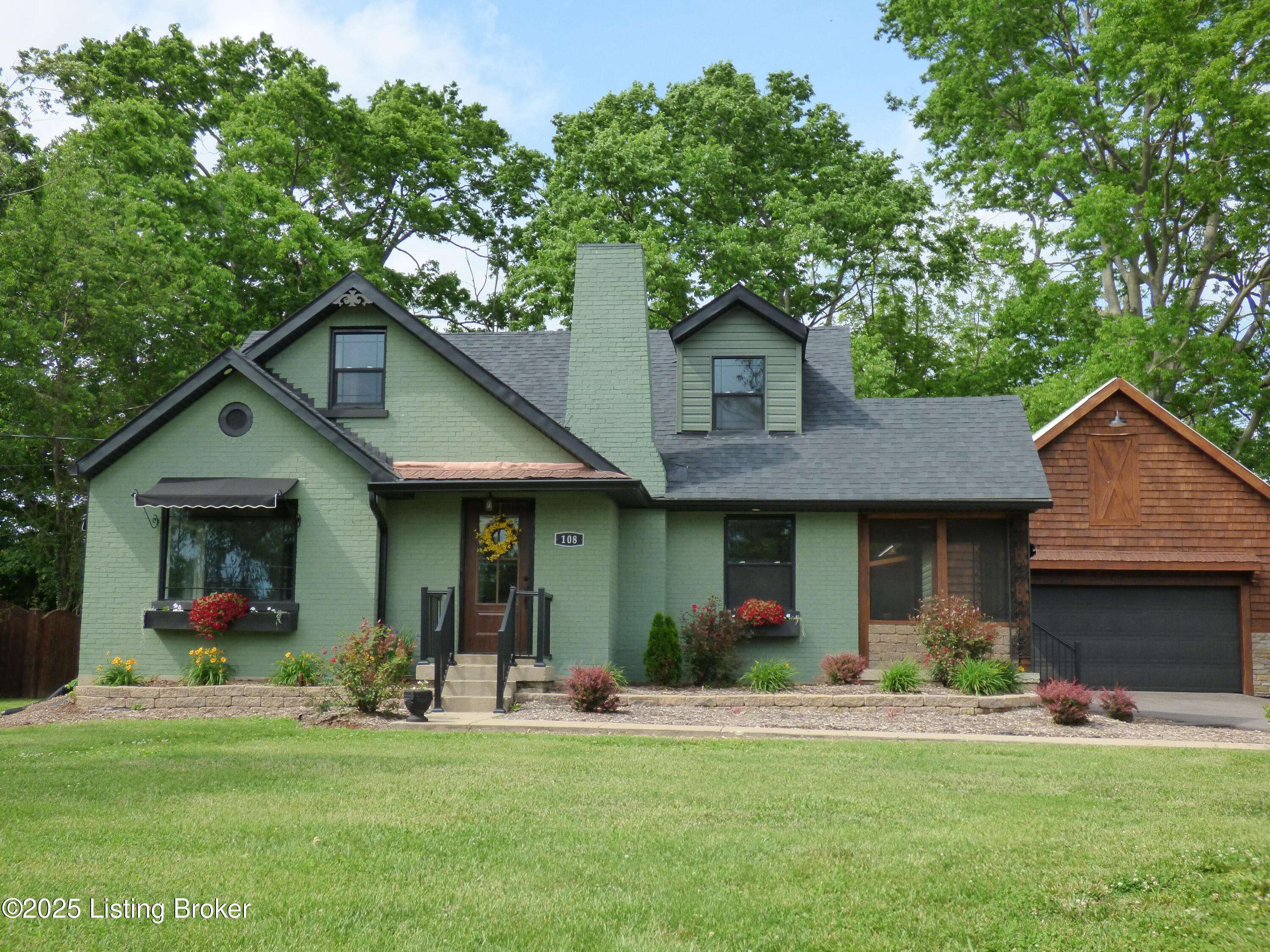Front view of affordable home in Bloomfield KY on Goodloe Ave