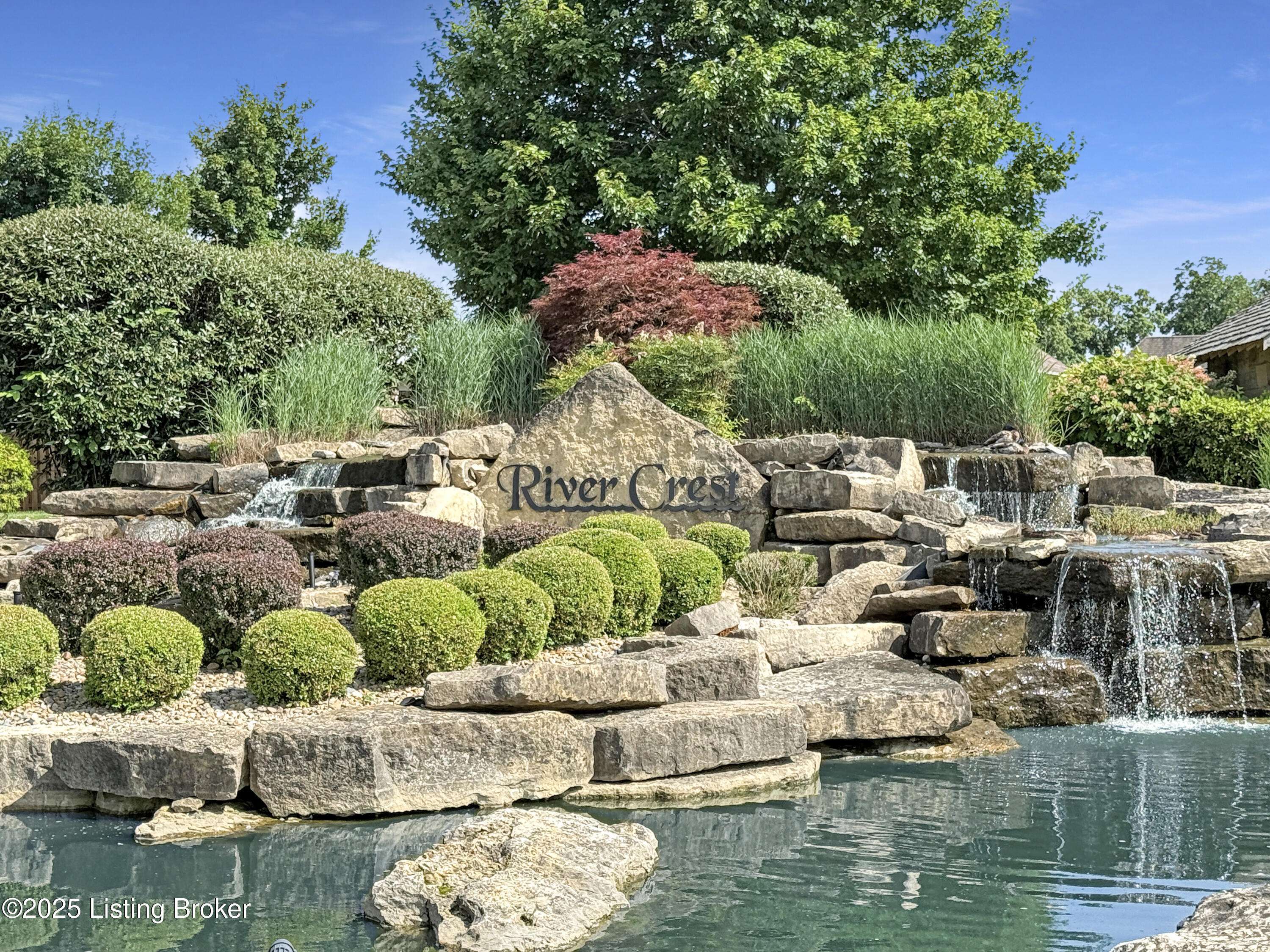 Residential lot in subdivision