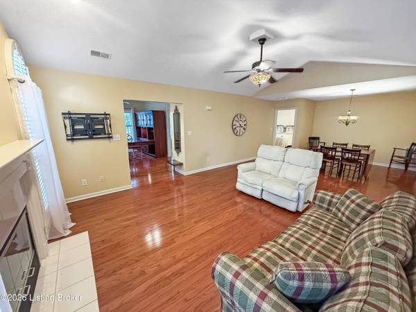 9602 Cornell Dr, Louisville, KY 40291