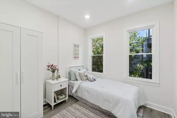 2051 S CLEVELAND ST, Philadelphia, PA 19145