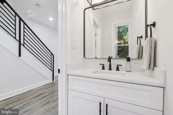 2051 S CLEVELAND ST, Philadelphia, PA 19145